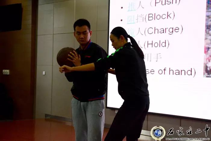 篮球规则中什么叫违例行为_篮球规则行为叫违例中的什么_篮球规则行为叫违例中规则吗