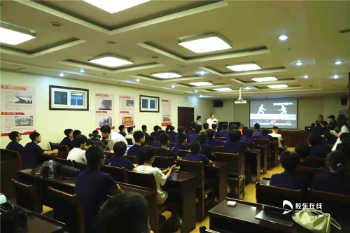 烟台击剑冠军_全国击剑冠军赛南京站_栖霞市的击剑冠军