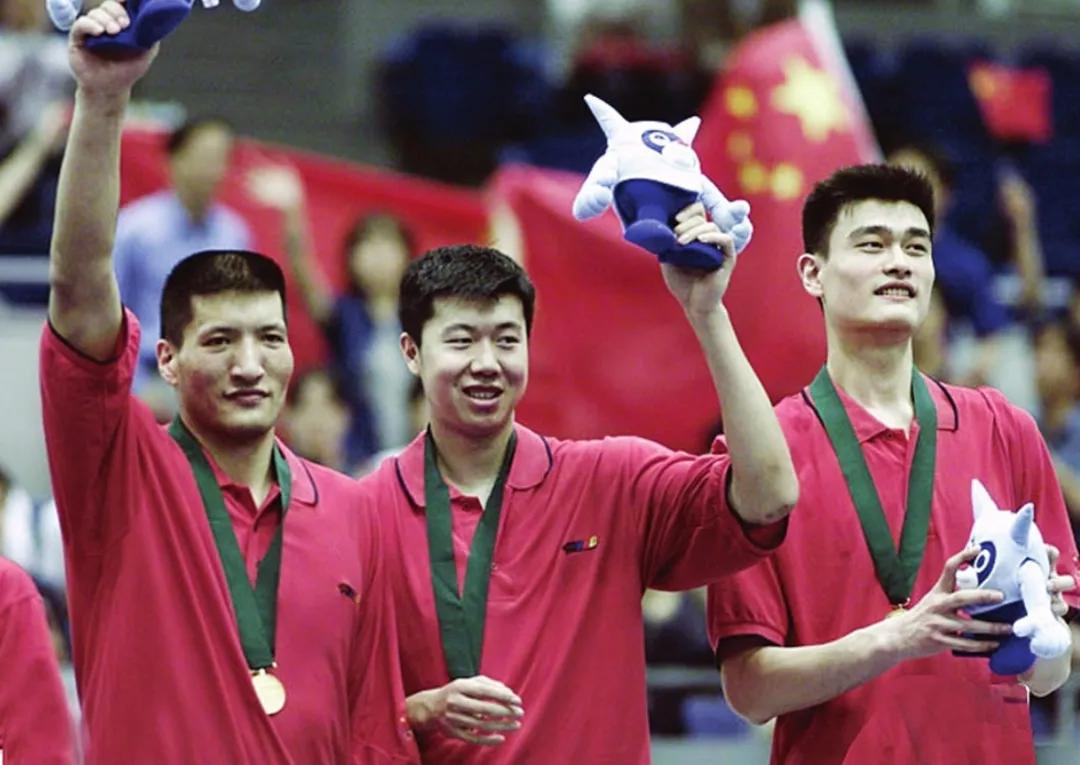 年轻篮球运动员中国_中国最年轻的篮球冠军是谁_中国年轻篮球明星