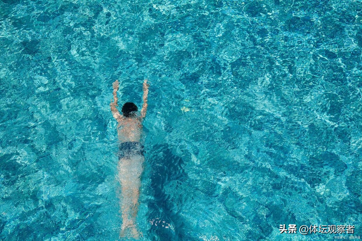 游泳深水区怎么站起来_游泳深水教学_游泳深水测试技巧有哪些