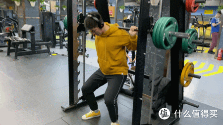 健身房腿部动作_健身房练腿部_健身房腿部锻炼动作