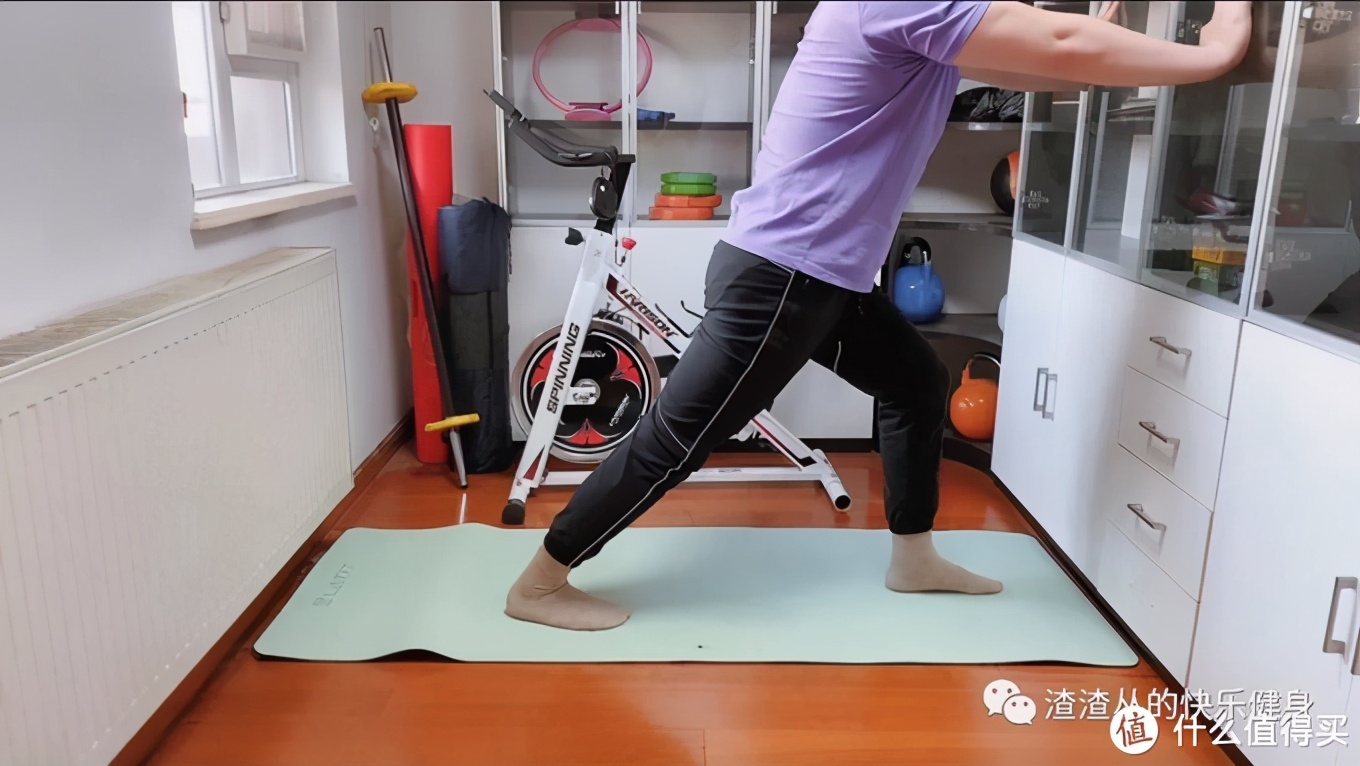 健身房练腿部_健身房腿部动作_健身房腿部锻炼动作