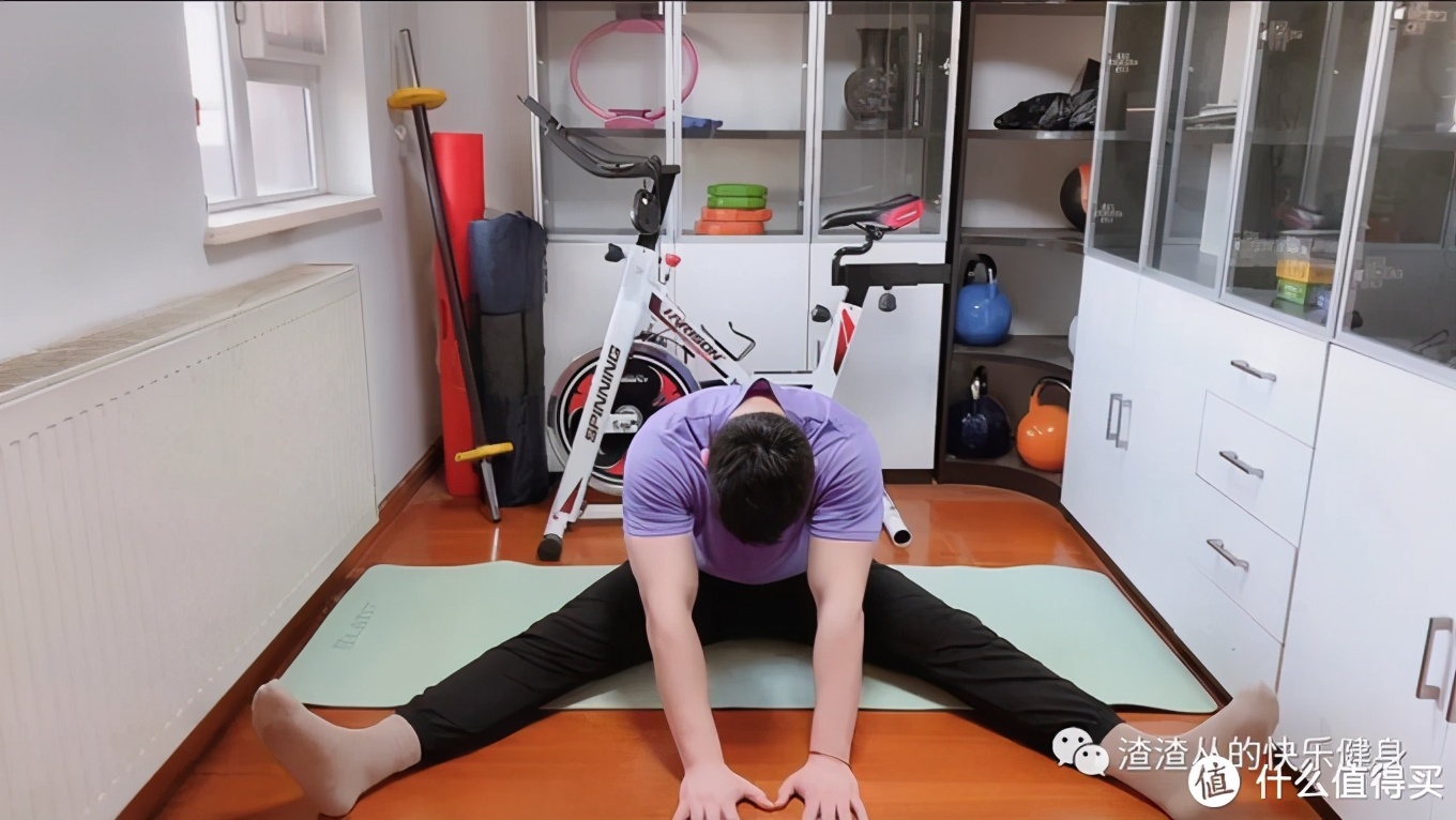 健身房腿部动作_健身房练腿部_健身房腿部锻炼动作