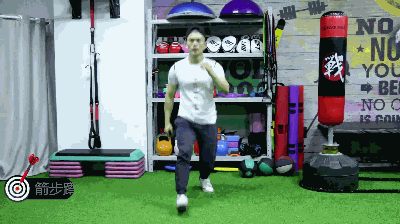 腿部健身房训练动作_健身房练腿部_练腿的健身房动作