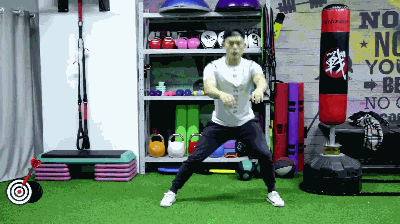 健身房练腿部_练腿的健身房动作_腿部健身房训练动作